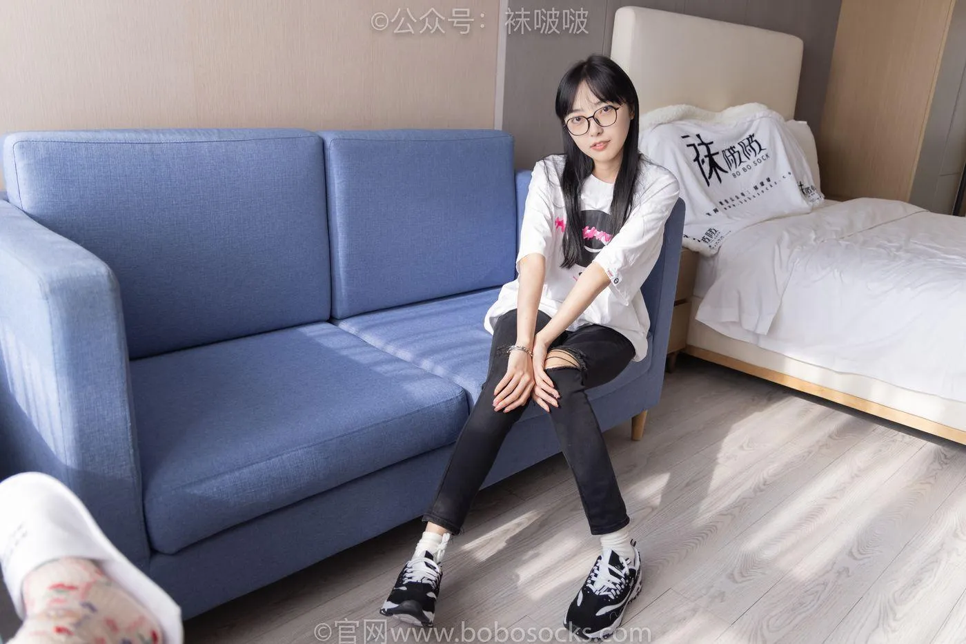 [BoBoSocks袜啵啵]NO.055 稚予-斯凯奇运动鞋、白棉袜、黑棉袜 [139P]插图1